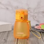 bouteille en plastique tritan design pratique et eco responsable jaune gourde 735 1