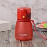 bouteille en plastique tritan design pratique et eco responsable rouge gourde 929 1