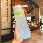 bouteille en verre portable qualite et transport simplifie bleu gourde 681 1