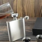 coffret flasque jack lelegance du whisky a portee de main alcool 103 1