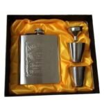 coffret flasque jack lelegance du whisky a portee de main alcool 812 1