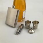 coffret flasque luxe un jeu dechecs avec style et alcootest alcool 363 1 1