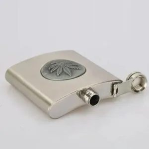 Flasque à Alcool En Inox : Affichez Votre Passion Pour La Feuille ! 1 Flasque à Alcool En Inox: Affichez Votre Passion Pour La Feuille!