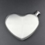 flasque alcool en coeur rouge elegance et originalite alcool 787 1