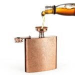 flasque en cuivre elegante style et praticite reunis alcool 244 1