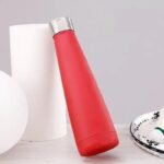 gourde inox isotherme pyramid style efficacite et confort a portee de main rouge 364 1