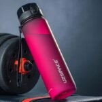 gourde plastique eco responsable pratique et resistante pour toute la journee magenta 648 1