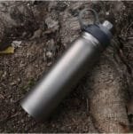 Gourde Titane Isotherme: Légèreté Et Bouchon Sport Pour Les Champions!