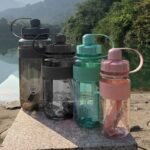 hydrate toi en un eclair avec notre gourde pratique et coloree 881 1