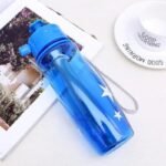 rafraichissez vous tout en vous hydratant avec notre gourde revolutionnaire bleu 928 1