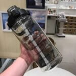reste hydrate avec la gourde magique de 2l a emporter partout 203 1