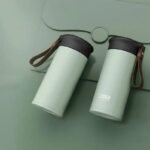 savourez chaque gorgee avec notre mug isotherme haut de gamme vert pastel isotherme 718 1