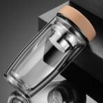 savourez votre the avec le mug infuseur isotherme chaud jusqua 12h cuir brun 225 1